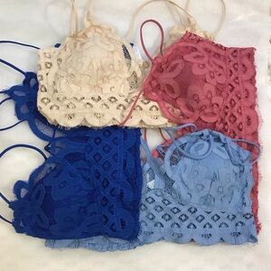 Zenana Outfitters bralette 2X (4) bundle